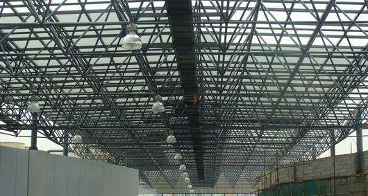 台湾听网架公司的名目师阐述其网架的季节个性